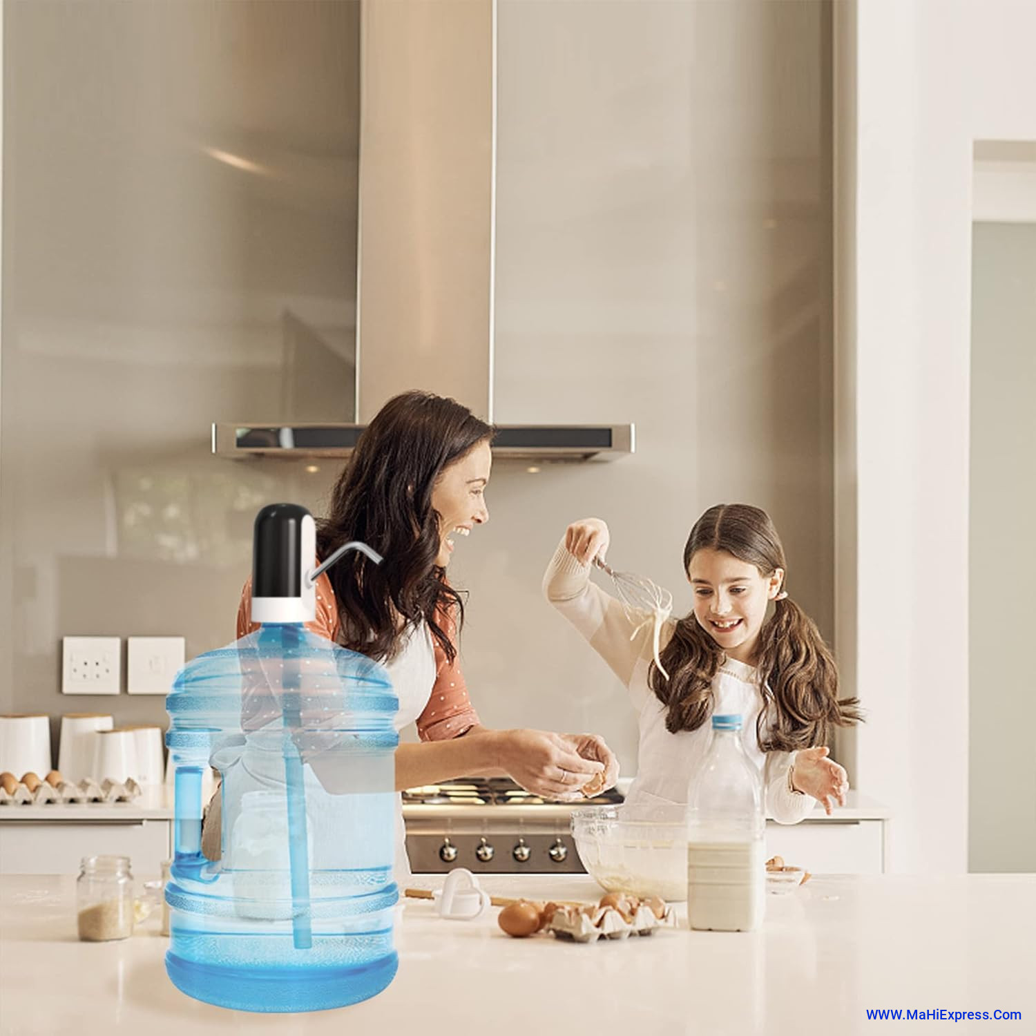 Drinking Water Bottle Dispenser Pump 5 Gallon Electric Drinking Water Pump Portable Water Dispenser USB Charging Water Bottle Pump Water Bottle for Universal 2-5 Gallon Bottle (Black)